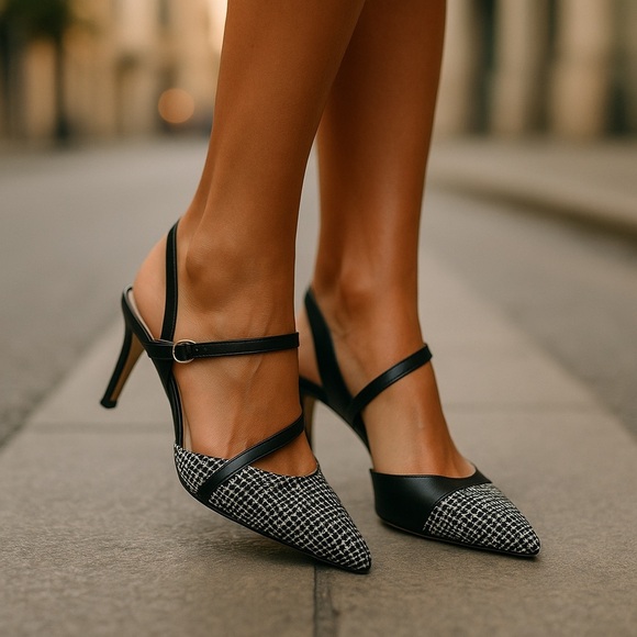 Anne Klein Iflex Heels with a Black and white tweed pattern and criss-cross stra - Picture 1 of 11